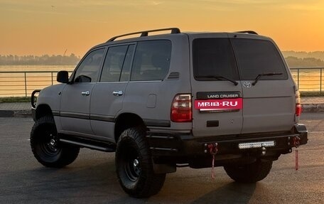 Toyota Land Cruiser 100 рестайлинг 2, 2004 год, 5 500 000 рублей, 5 фотография