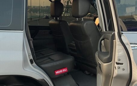 Toyota Land Cruiser 100 рестайлинг 2, 2004 год, 5 500 000 рублей, 18 фотография