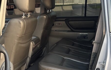 Toyota Land Cruiser 100 рестайлинг 2, 2004 год, 5 500 000 рублей, 19 фотография