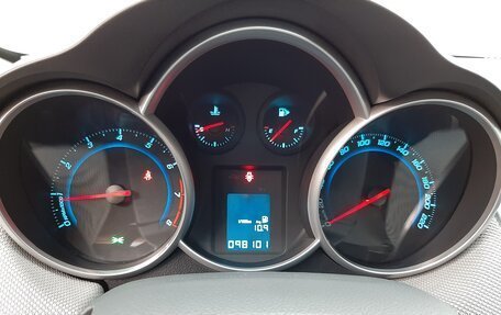 Chevrolet Cruze II, 2010 год, 720 000 рублей, 8 фотография