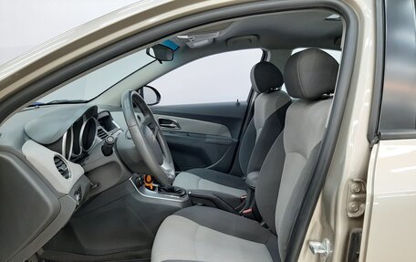 Chevrolet Cruze II, 2010 год, 720 000 рублей, 10 фотография