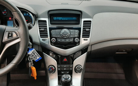 Chevrolet Cruze II, 2010 год, 720 000 рублей, 15 фотография