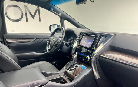 Toyota Alphard III, 2019 год, 3 800 000 рублей, 13 фотография