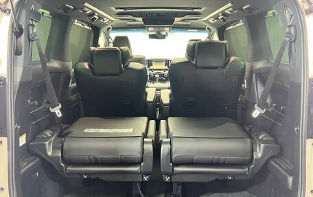 Toyota Alphard III, 2019 год, 3 800 000 рублей, 25 фотография