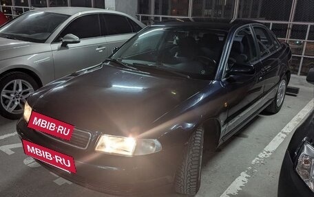 Audi A4, 1998 год, 700 000 рублей, 10 фотография