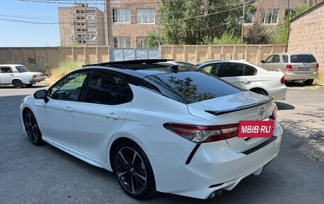 Toyota Camry, 2018 год, 2 480 000 рублей, 7 фотография