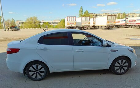 KIA Rio III рестайлинг, 2013 год, 825 000 рублей, 2 фотография