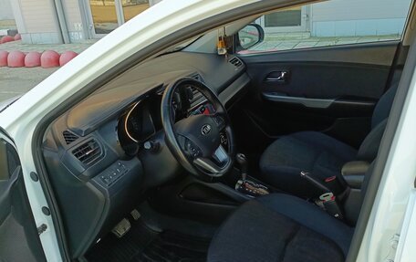 KIA Rio III рестайлинг, 2013 год, 825 000 рублей, 18 фотография