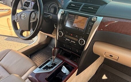 Toyota Camry, 2012 год, 1 350 000 рублей, 10 фотография