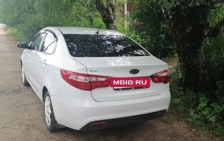 KIA Rio III рестайлинг, 2011 год, 830 000 рублей, 2 фотография