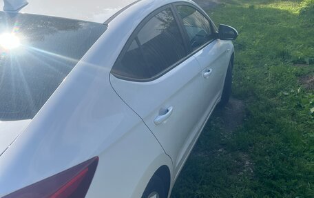 Hyundai Elantra VI рестайлинг, 2017 год, 1 400 000 рублей, 4 фотография
