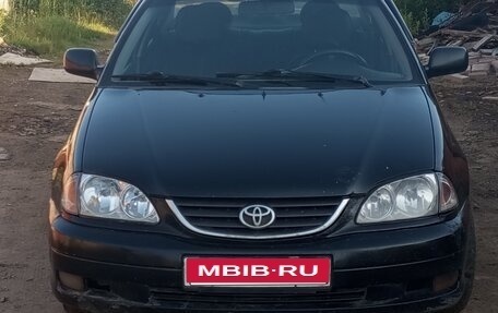 Toyota Avensis III рестайлинг, 2001 год, 320 000 рублей, 1 фотография
