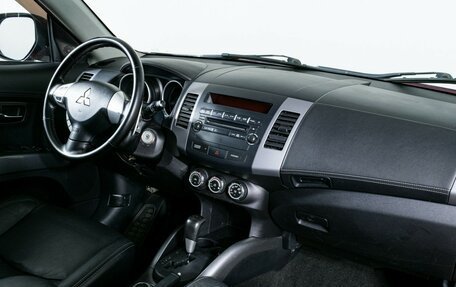 Mitsubishi Outlander III рестайлинг 3, 2011 год, 1 150 000 рублей, 10 фотография