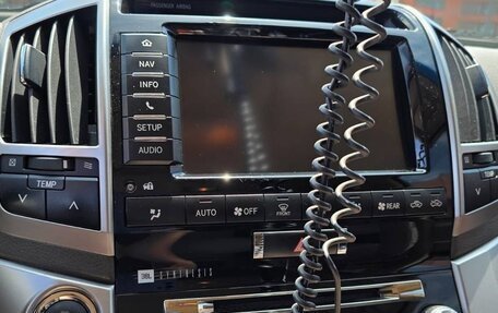 Toyota Land Cruiser 200, 2014 год, 6 000 000 рублей, 21 фотография