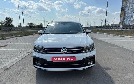 Volkswagen Tiguan II, 2019 год, 3 353 100 рублей, 2 фотография