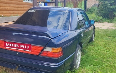 Mercedes-Benz E-Класс, 1992 год, 450 000 рублей, 2 фотография