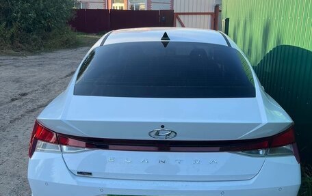 Hyundai Elantra, 2021 год, 2 100 000 рублей, 5 фотография