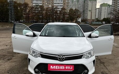 Toyota Camry, 2015 год, 1 800 000 рублей, 4 фотография