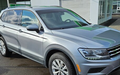 Volkswagen Tiguan II, 2019 год, 2 300 000 рублей, 3 фотография