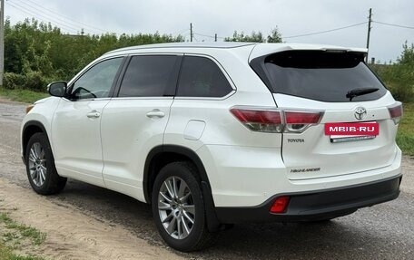 Toyota Highlander III, 2014 год, 2 900 000 рублей, 4 фотография