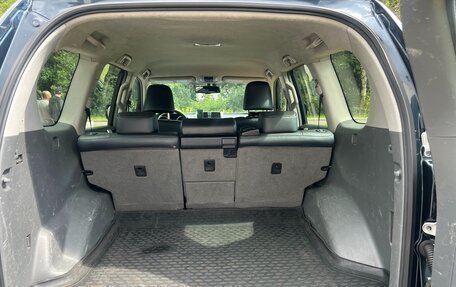 Toyota Land Cruiser Prado 150 рестайлинг 2, 2010 год, 3 000 000 рублей, 11 фотография