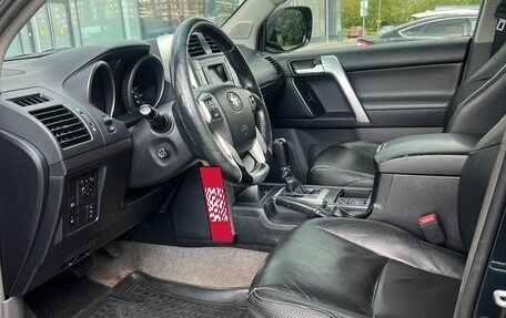 Toyota Land Cruiser Prado 150 рестайлинг 2, 2010 год, 3 000 000 рублей, 14 фотография