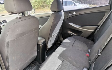 Hyundai Solaris II рестайлинг, 2011 год, 599 000 рублей, 10 фотография
