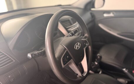 Hyundai Solaris II рестайлинг, 2013 год, 700 000 рублей, 8 фотография
