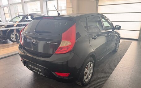 Hyundai Solaris II рестайлинг, 2013 год, 700 000 рублей, 2 фотография