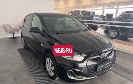 Hyundai Solaris II рестайлинг, 2013 год, 700 000 рублей, 3 фотография