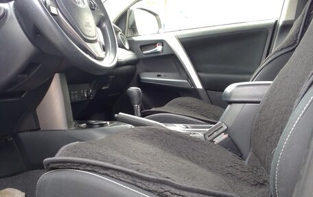 Toyota RAV4, 2016 год, 2 450 000 рублей, 6 фотография