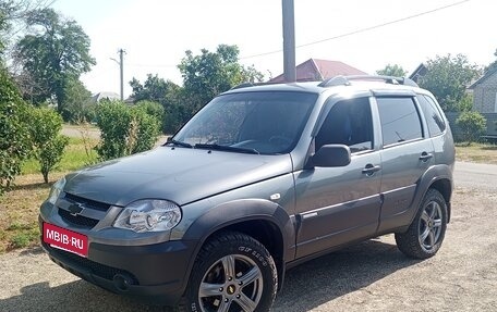 Chevrolet Niva I рестайлинг, 2011 год, 600 000 рублей, 1 фотография