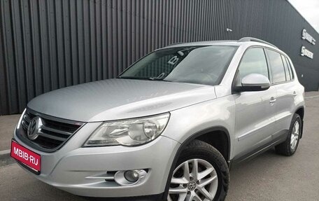 Volkswagen Tiguan I, 2011 год, 1 000 000 рублей, 1 фотография