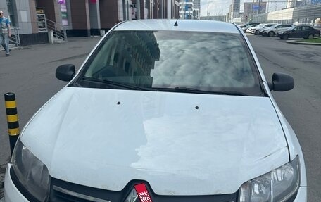 Renault Logan II, 2018 год, 569 000 рублей, 1 фотография