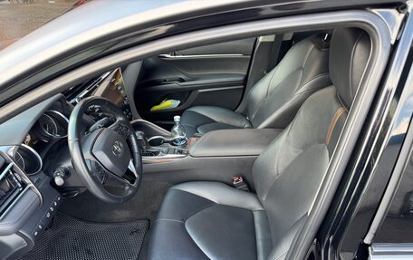 Toyota Camry, 2019 год, 2 650 000 рублей, 6 фотография