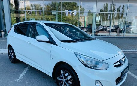 Hyundai Solaris II рестайлинг, 2013 год, 820 000 рублей, 3 фотография