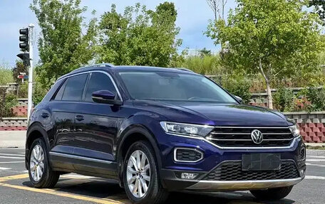 Volkswagen T-Roc I, 2022 год, 1 620 000 рублей, 4 фотография