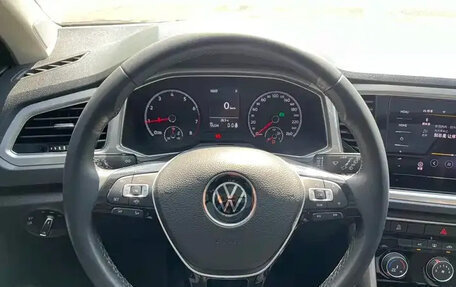 Volkswagen T-Roc I, 2022 год, 1 620 000 рублей, 12 фотография