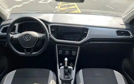 Volkswagen T-Roc I, 2022 год, 1 620 000 рублей, 11 фотография