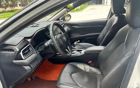 Toyota Camry, 2022 год, 2 680 000 рублей, 6 фотография