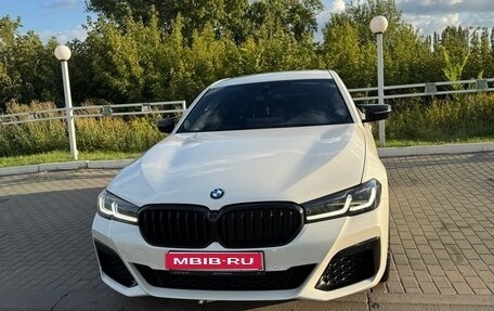 BMW 5 серия, 2022 год, 5 900 000 рублей, 1 фотография