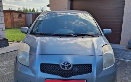 Toyota Yaris III рестайлинг, 2006 год, 410 000 рублей, 1 фотография