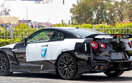 Nissan GT-R, 2024 год, 33 568 000 рублей, 8 фотография