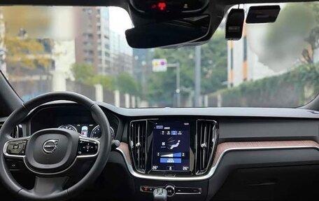 Volvo S60 III, 2021 год, 2 600 000 рублей, 9 фотография