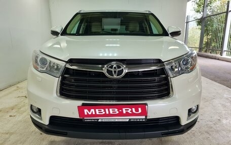 Toyota Highlander III, 2014 год, 2 590 000 рублей, 2 фотография