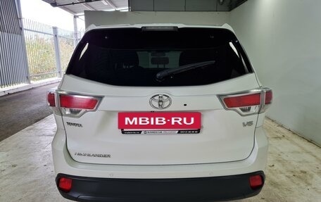 Toyota Highlander III, 2014 год, 2 590 000 рублей, 6 фотография