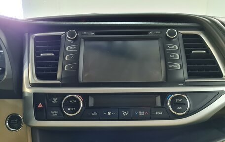 Toyota Highlander III, 2014 год, 2 590 000 рублей, 15 фотография