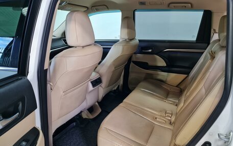 Toyota Highlander III, 2014 год, 2 590 000 рублей, 12 фотография
