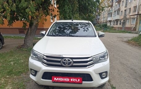 Toyota Hilux VIII, 2016 год, 2 500 000 рублей, 1 фотография