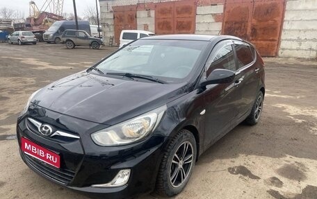 Hyundai Solaris II рестайлинг, 2012 год, 750 000 рублей, 1 фотография